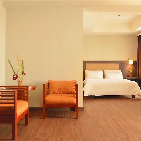 Rivermount Hotel And Resort Sarrat Bagian luar foto