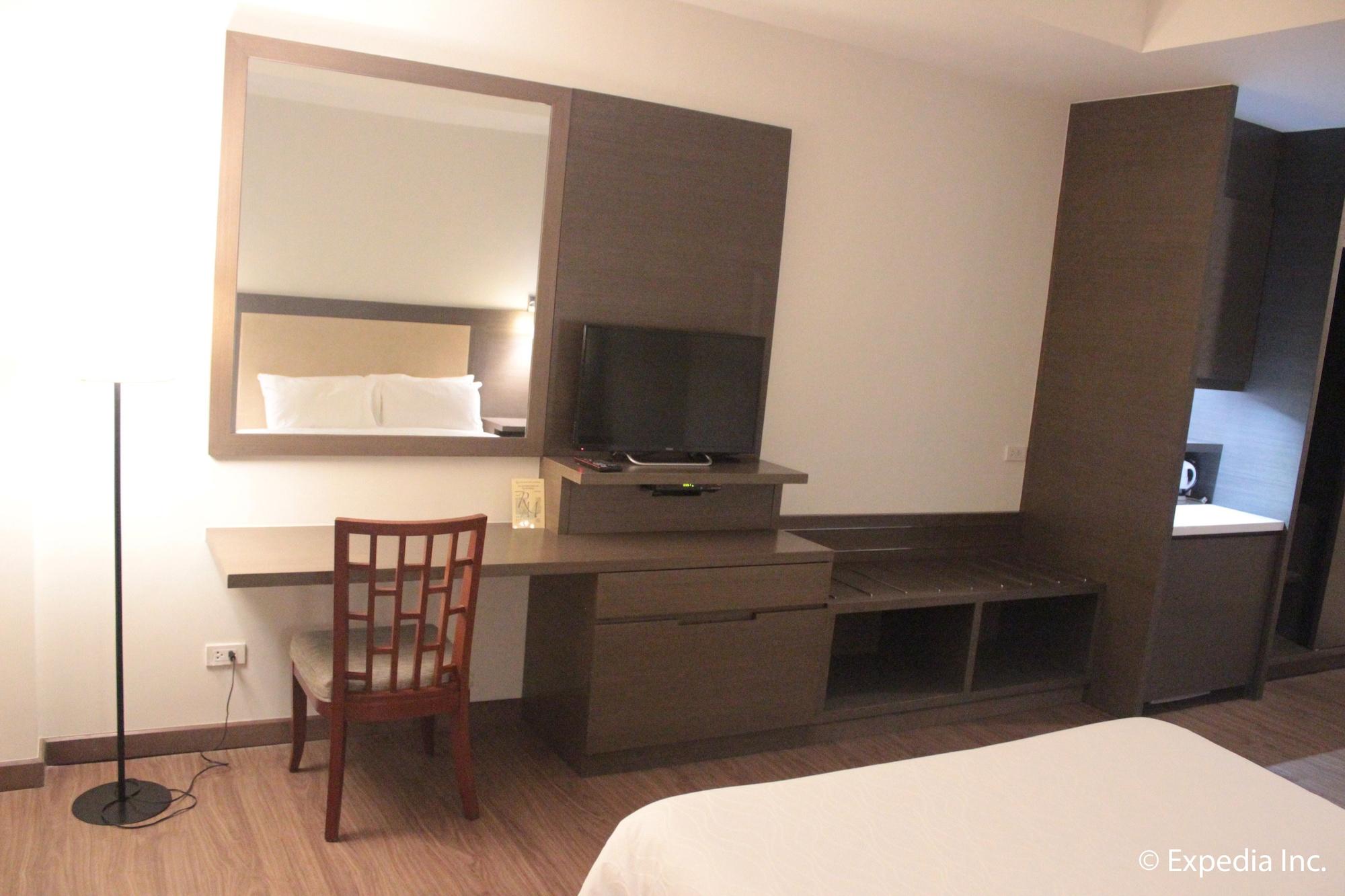Rivermount Hotel And Resort Sarrat Bagian luar foto