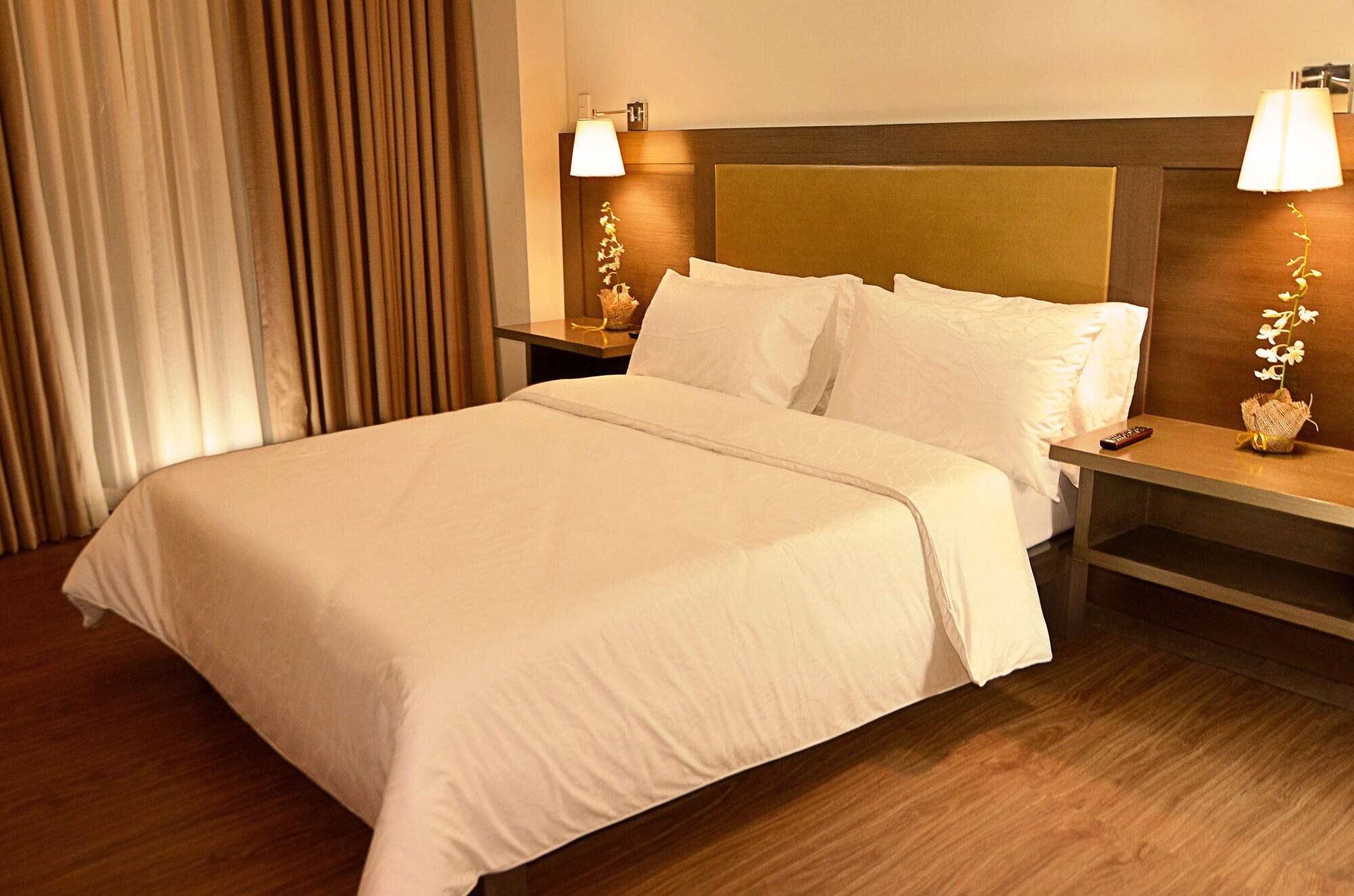 Rivermount Hotel And Resort Sarrat Bagian luar foto