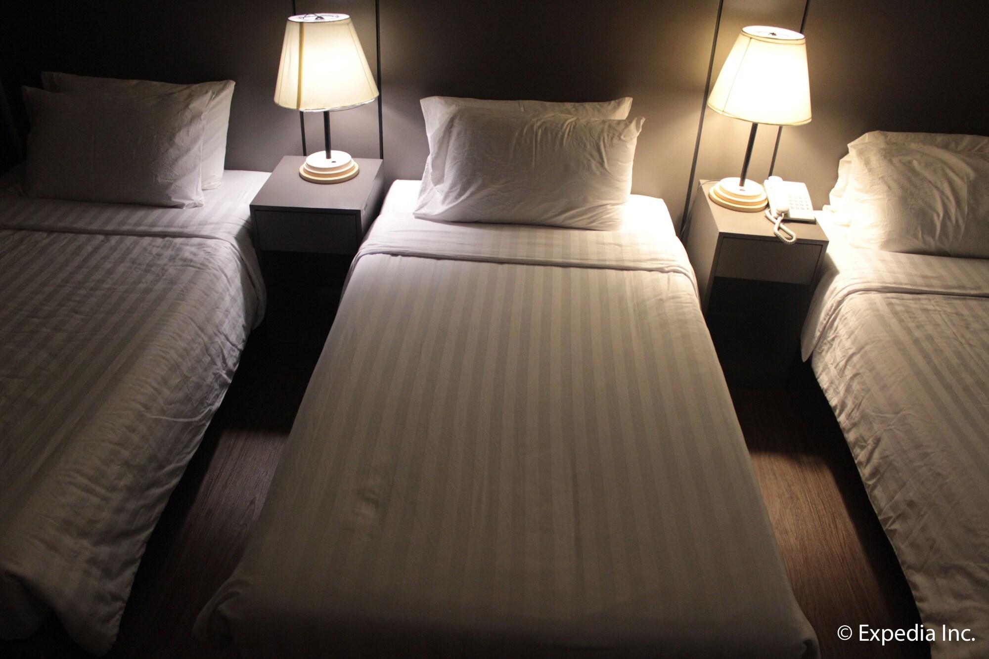 Rivermount Hotel And Resort Sarrat Bagian luar foto