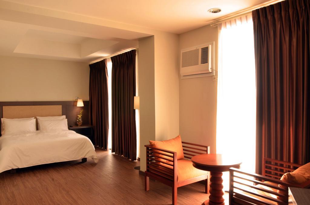 Rivermount Hotel And Resort Sarrat Bagian luar foto