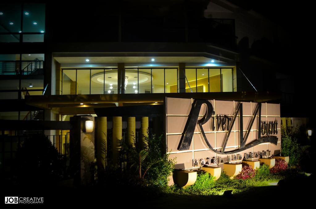 Rivermount Hotel And Resort Sarrat Bagian luar foto