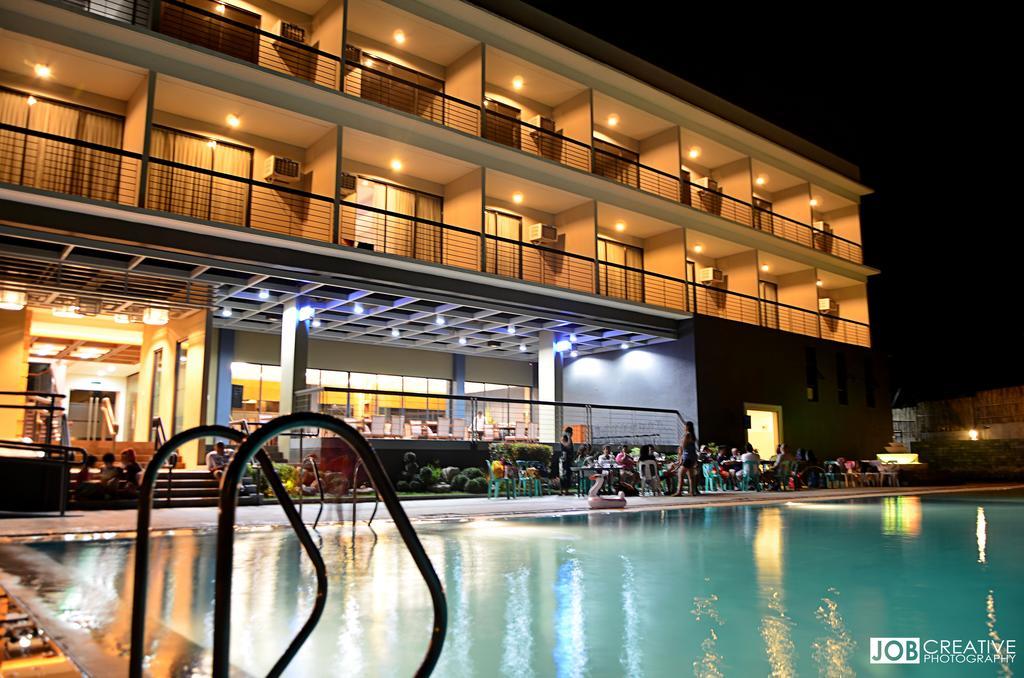 Rivermount Hotel And Resort Sarrat Bagian luar foto
