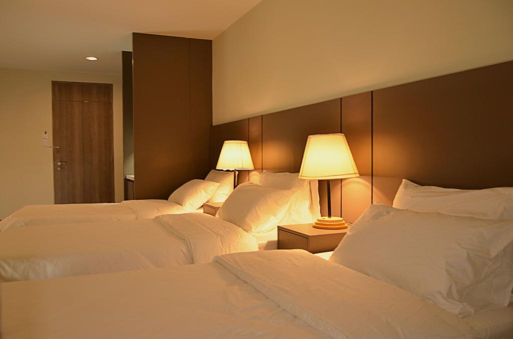 Rivermount Hotel And Resort Sarrat Bagian luar foto