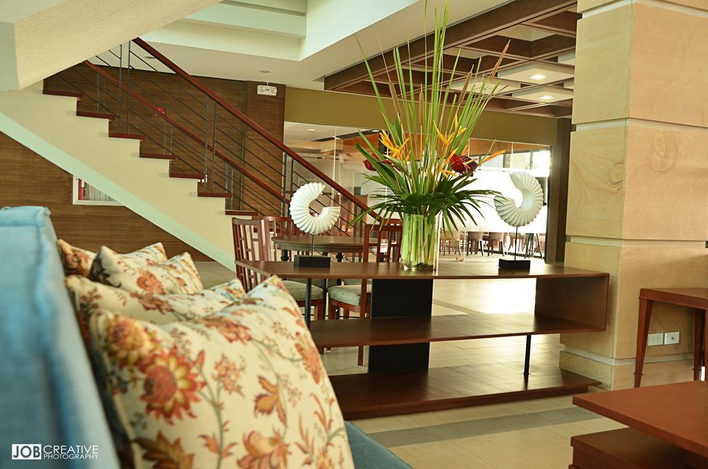 Rivermount Hotel And Resort Sarrat Bagian luar foto