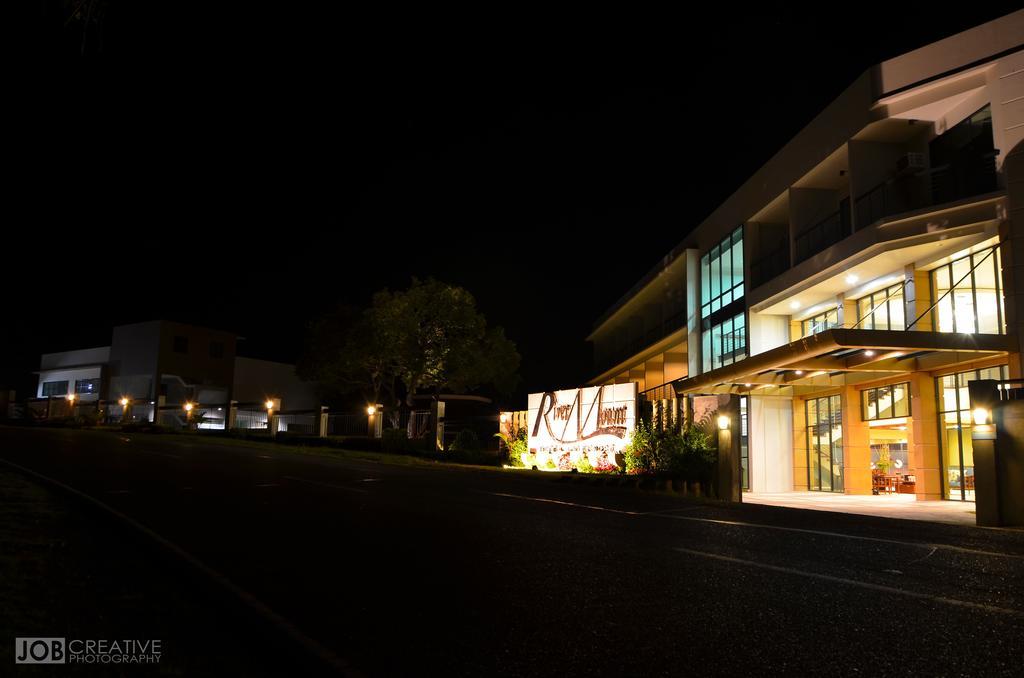 Rivermount Hotel And Resort Sarrat Bagian luar foto