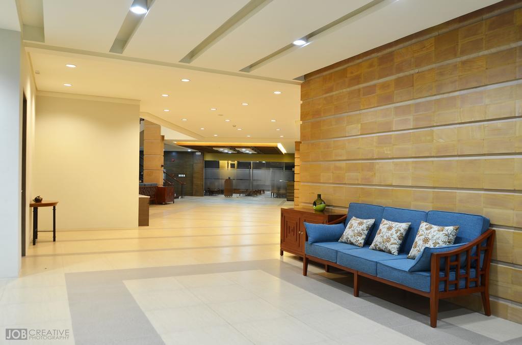 Rivermount Hotel And Resort Sarrat Bagian luar foto