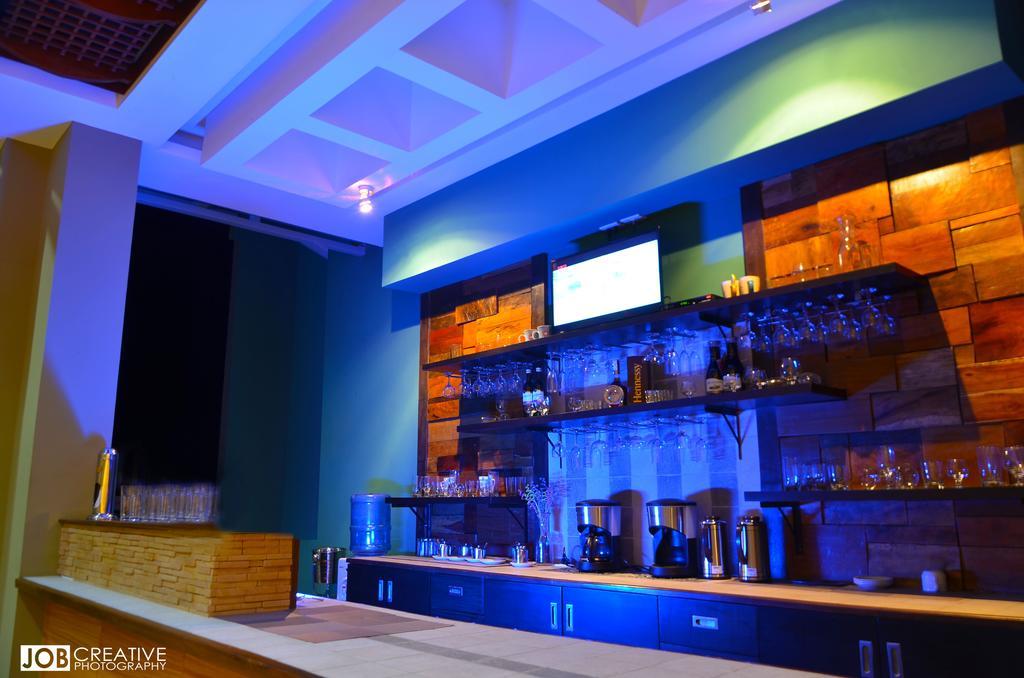 Rivermount Hotel And Resort Sarrat Bagian luar foto