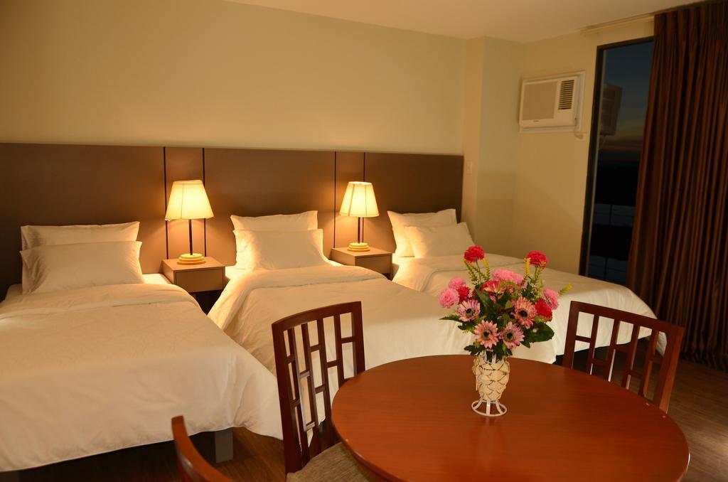 Rivermount Hotel And Resort Sarrat Bagian luar foto