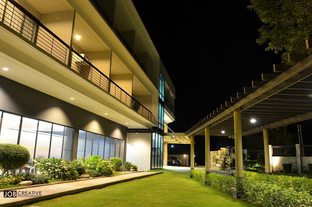 Rivermount Hotel And Resort Sarrat Bagian luar foto