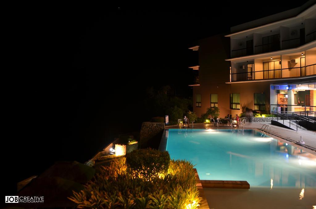 Rivermount Hotel And Resort Sarrat Bagian luar foto