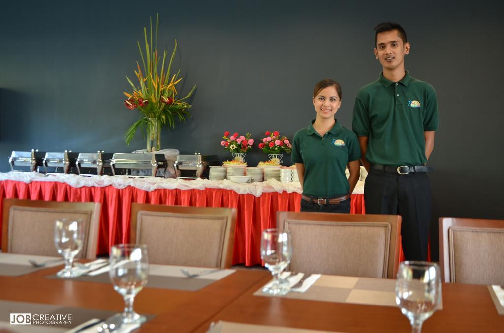 Rivermount Hotel And Resort Sarrat Bagian luar foto