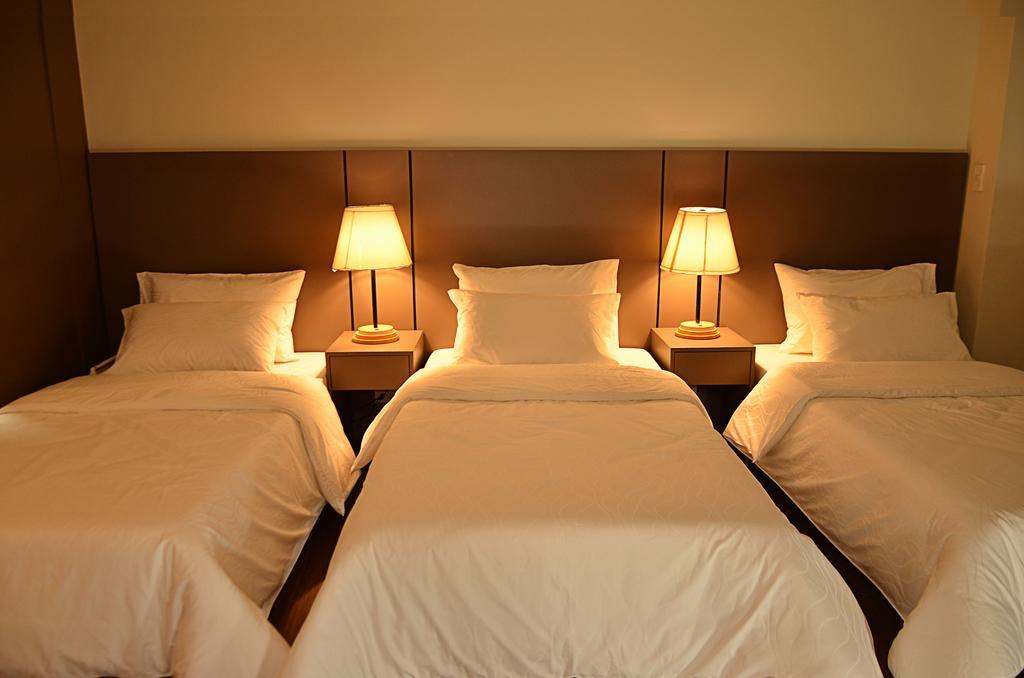 Rivermount Hotel And Resort Sarrat Bagian luar foto