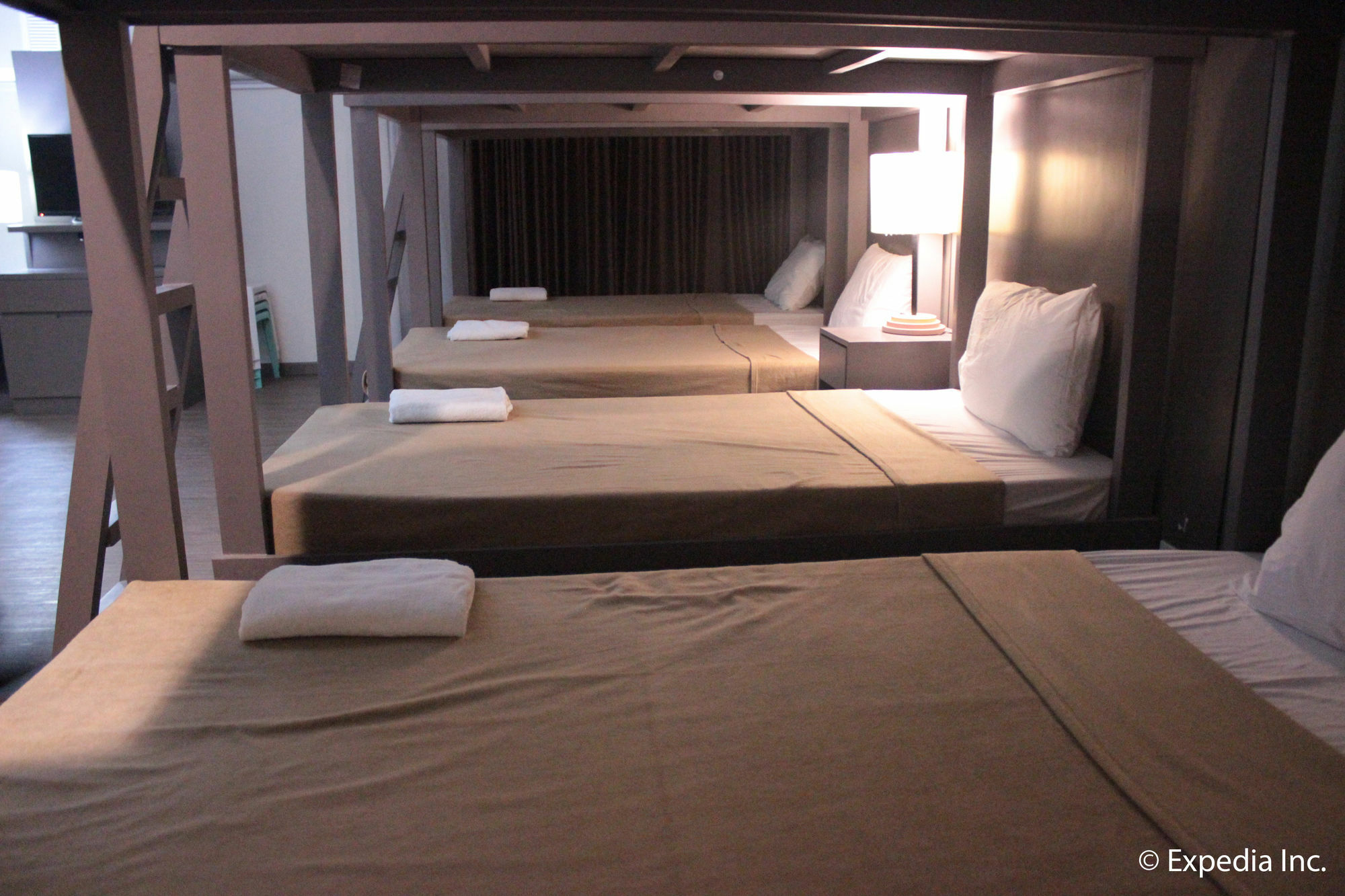 Rivermount Hotel And Resort Sarrat Bagian luar foto