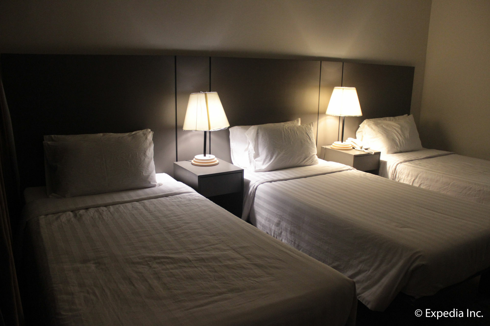 Rivermount Hotel And Resort Sarrat Bagian luar foto