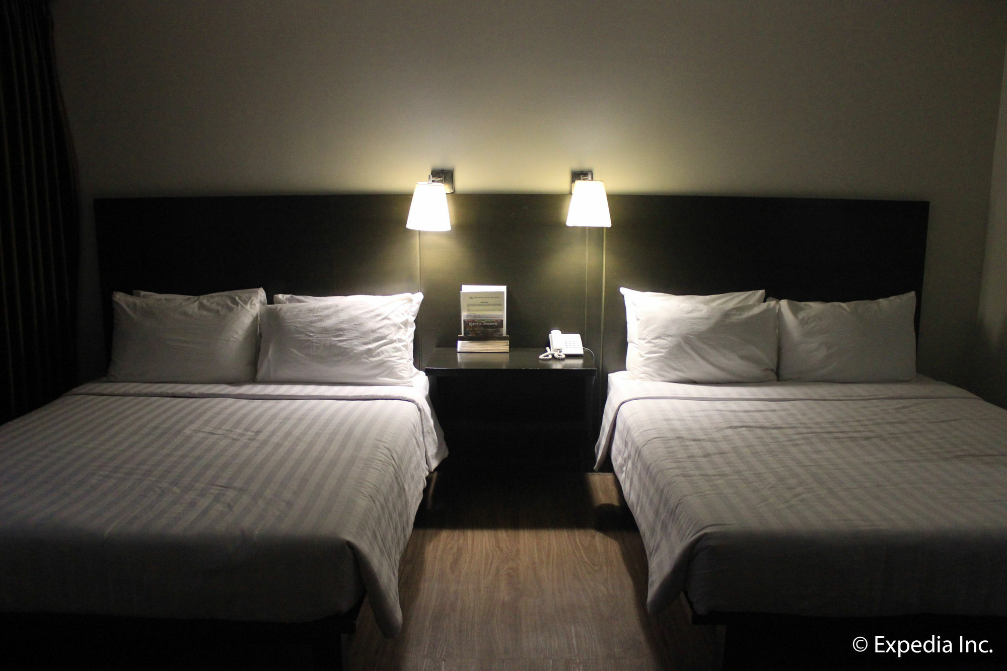 Rivermount Hotel And Resort Sarrat Bagian luar foto